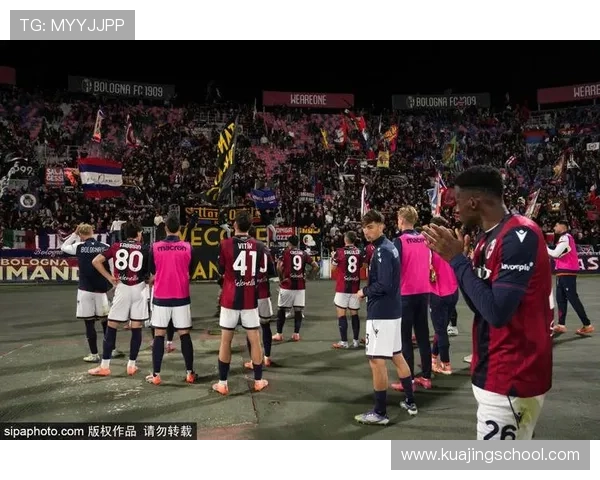 退役足球明星重返主场与球迷共庆激情时刻的感人故事